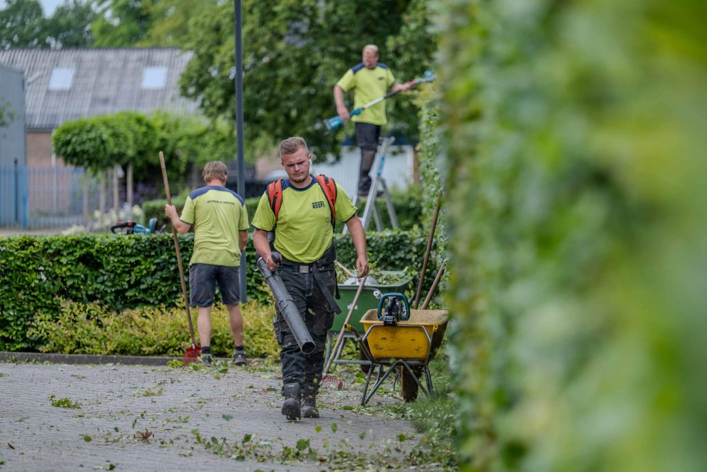 Onderhoud bedrijventerrein Gorredijk door Hoveniersbedrijf Koops